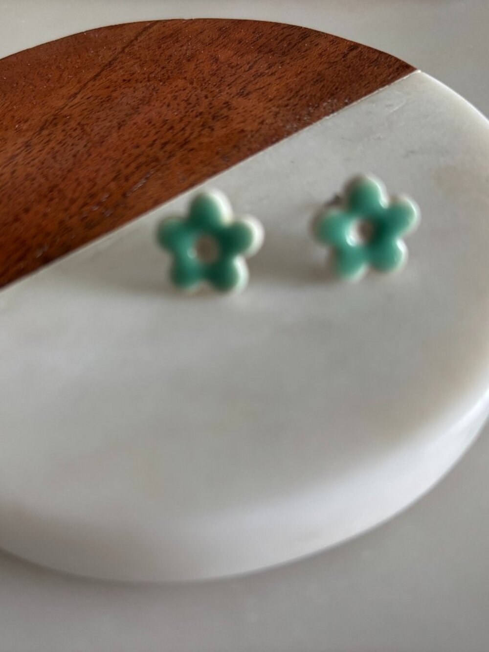 Porcelain green daisy earrings